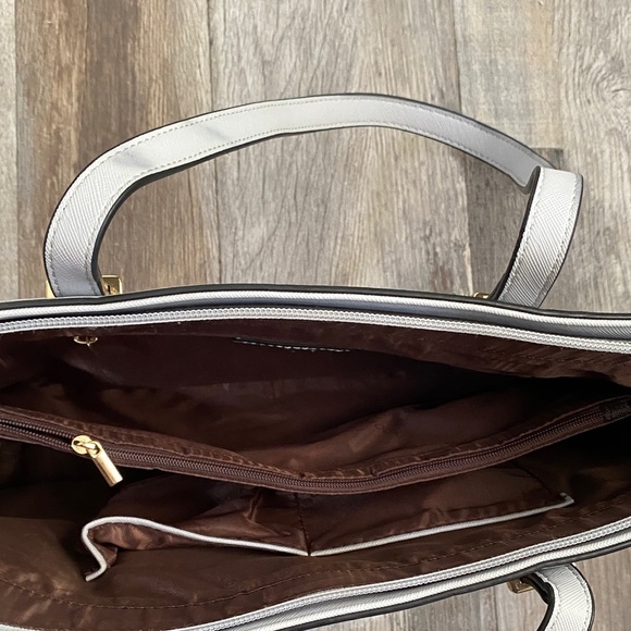 Elegant Gray Tote Bag - Picture 11 of 16